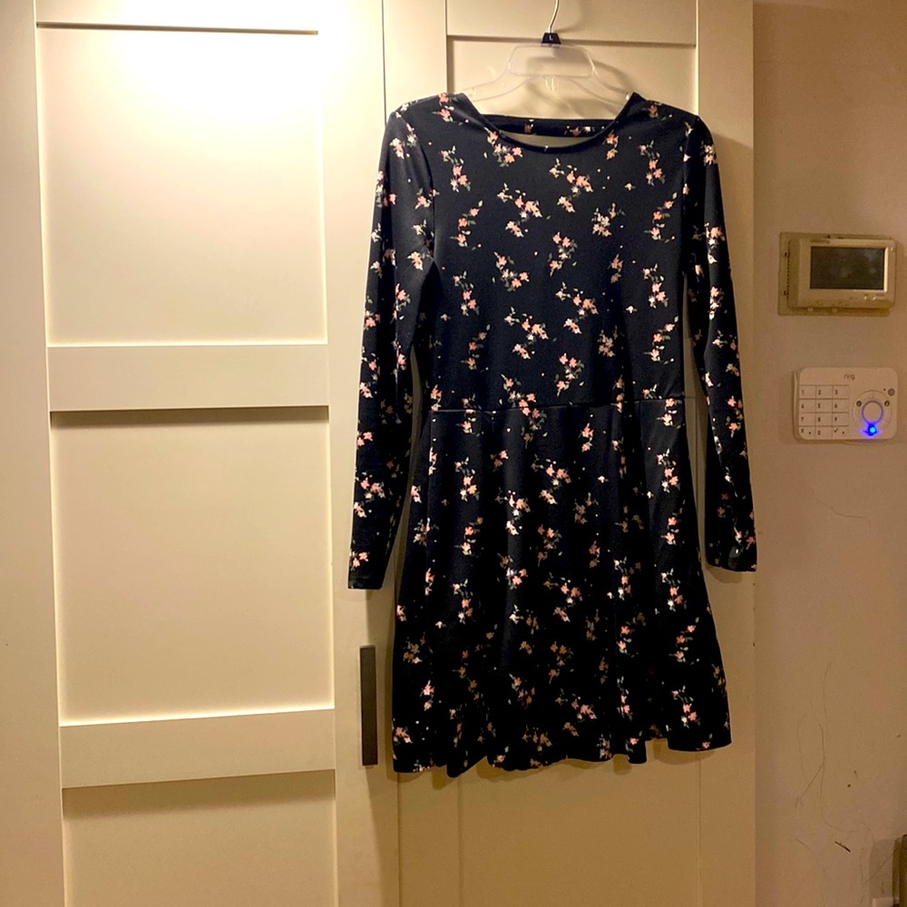 H&M size 10 stretchy black and flowers 🌸 print dress
